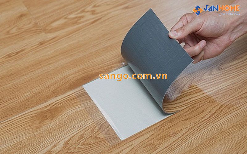 Sàn nhựa tự dán dễ dàng thi công